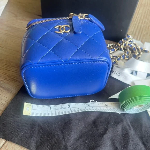 CHANEL Blue Mini Vanity Top Handle with Gold Hardware - Picture 2 of 10
